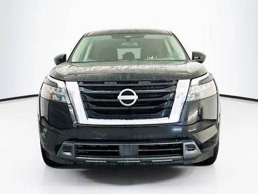 Super Black 2024 Nissan Pathfinder S 4WD