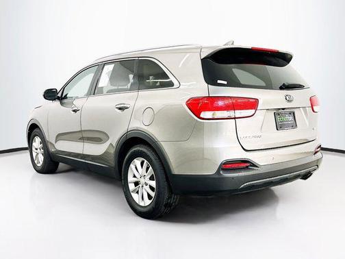 Titanium Silver 2017 Kia Sorento LX