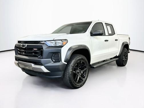 Summit White 2025 Chevrolet Colorado Trail Boss