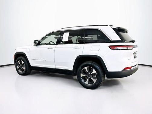 2022 Jeep Grand Cherokee 4xe Base