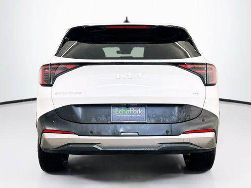 Snow White Pearl 2026 Kia Sportage SX Turbo