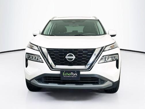 Pearl White Tricoat 2023 Nissan Rogue SV