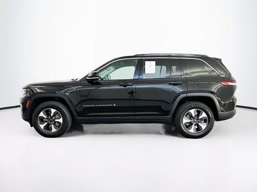 Diamond Black Crystal Pearlcoat 2024 Jeep Grand Cherokee 4xe Base