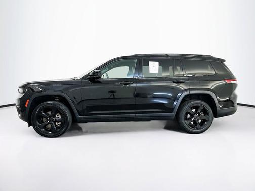 Diamond Black Crystal Pearlcoat 2023 Jeep Grand Cherokee L Altitude
