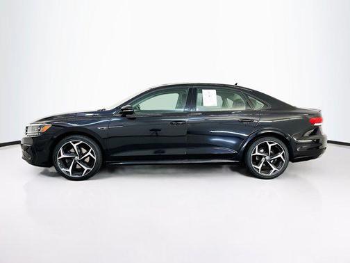 Deep Black Pearl 2020 Volkswagen Passat 2.0T R-Line