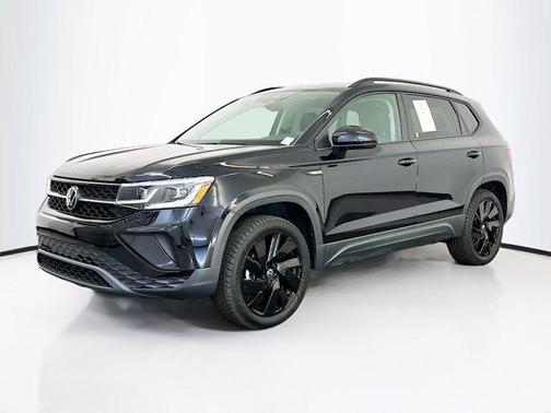 2024 Volkswagen Taos 1.5T SE Black