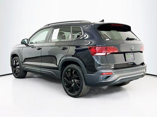 2024 Volkswagen Taos 1.5T SE Black
