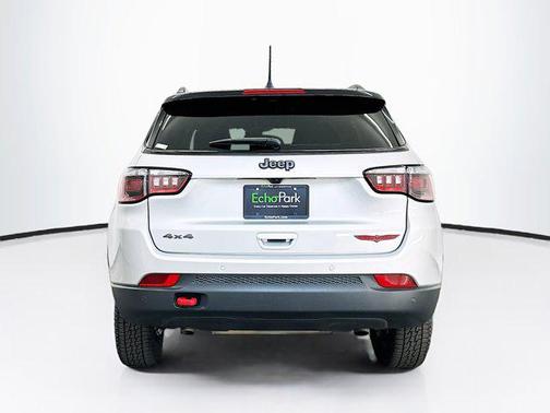 Silver Zynith Metallic Clearcoat 2025 Jeep Compass Trailhawk