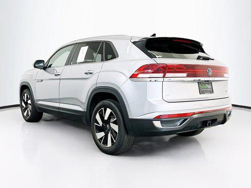 Platinum Gray Metallic 2024 Volkswagen Atlas Cross Sport 2.0T SE w/Technology 4MOTION