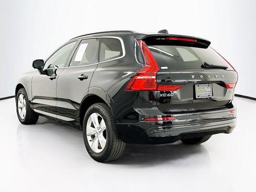 2022 Volvo XC60 B5 Momentum