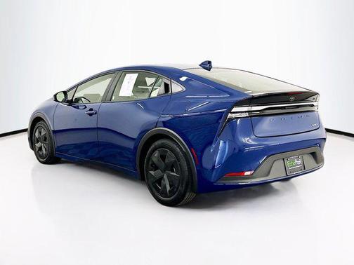 2025 Toyota Prius Plug-In Hybrid SE