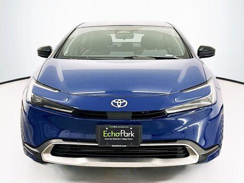 2025 Toyota Prius Plug-In Hybrid SE
