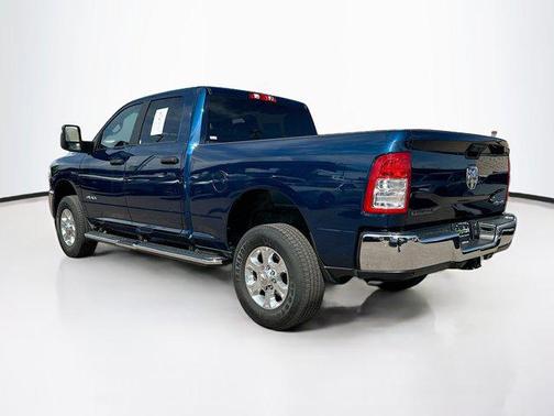 Patriot Blue Pearlcoat 2024 RAM 2500 Big Horn Crew Cab 4x4 6'4' Box