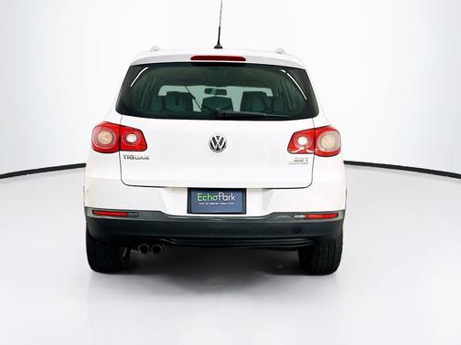 Candy White 2009 Volkswagen Tiguan Base