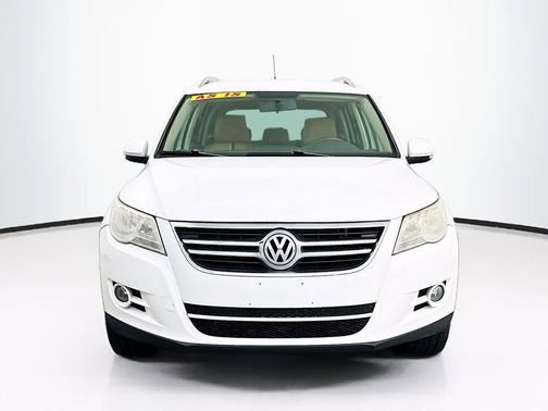 Candy White 2009 Volkswagen Tiguan Base