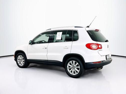 Candy White 2009 Volkswagen Tiguan Base
