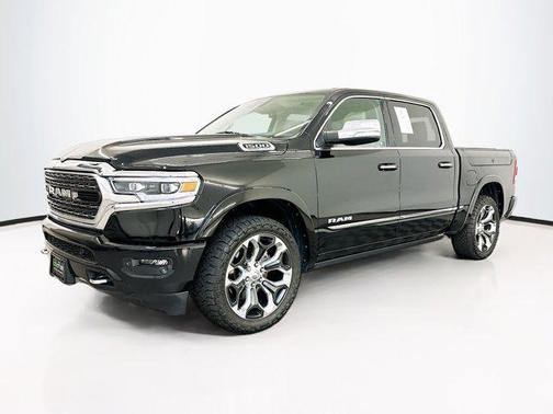 Diamond Black Crystal Pearlcoat 2021 RAM 1500 Limited