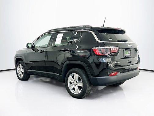 Diamond Black Crystal Pearlcoat 2022 Jeep Compass Latitude