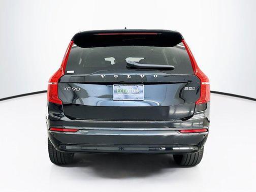 2023 Volvo XC90 B5 Core