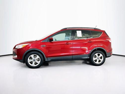 Ruby Red Metallic Tinted Clearcoat 2015 Ford Escape SE