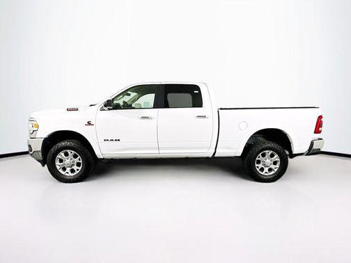 Bright White Clearcoat 2022 RAM 2500 Laramie Crew Cab 4x4 6'4' Box
