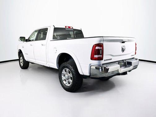Bright White Clearcoat 2022 RAM 2500 Laramie Crew Cab 4x4 6'4' Box