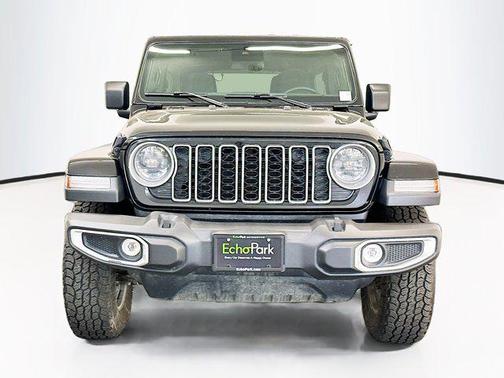 Black Clearcoat 2025 Jeep Wrangler 4-Door Sahara 4x4