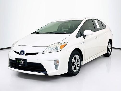 Blizzard Pearl 2015 Toyota Prius Three