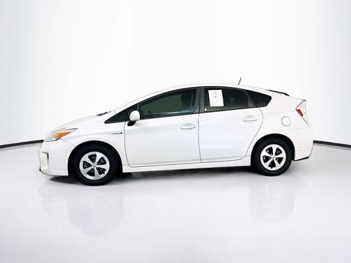 Blizzard Pearl 2015 Toyota Prius Three