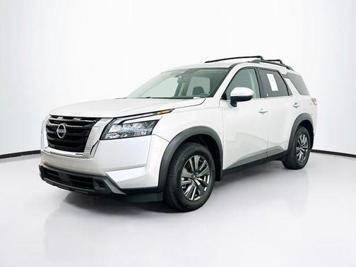 Brilliant Silver Metallic 2024 Nissan Pathfinder SV 4WD