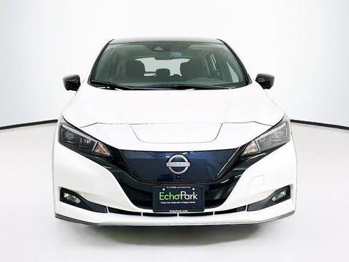 Super Black/Pearl White 2024 Nissan Leaf SV PLUS