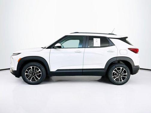 Summit White 2025 Chevrolet Trailblazer LT