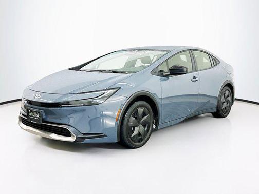 2025 Toyota Prius Plug-In Hybrid SE