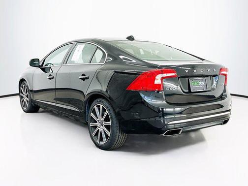 Onyx Black Metallic 2017 Volvo S60 Inscription T5