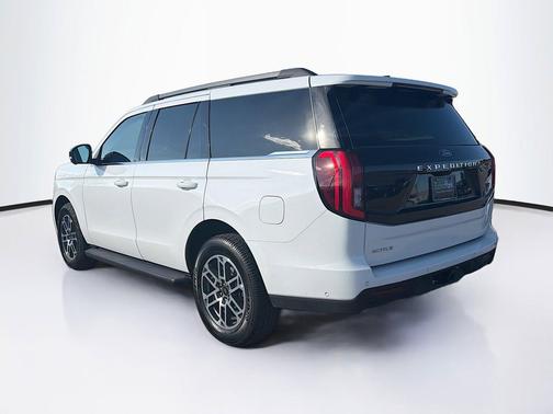 Oxford White 2025 Ford Expedition Active