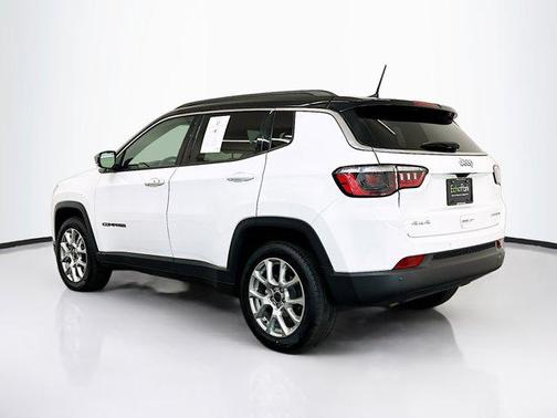 Bright White Clearcoat 2025 Jeep Compass Limited