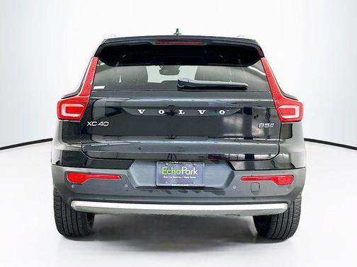 2025 Volvo XC40 B5 Plus Bright Theme