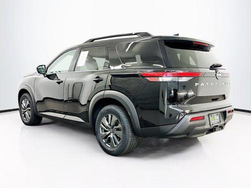 2024 Nissan Pathfinder SV 4WD
