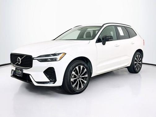 Crystal White Metallic 2025 Volvo XC60 B5 Core