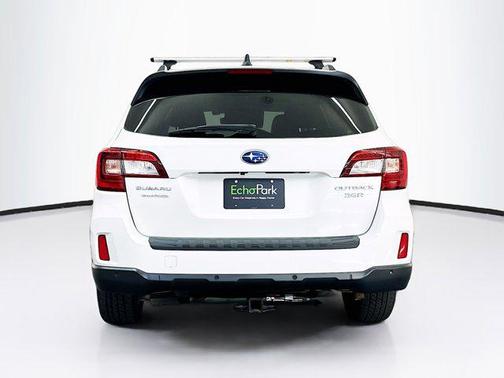 Crystal White Pearl 2017 Subaru Outback 3.6R Touring