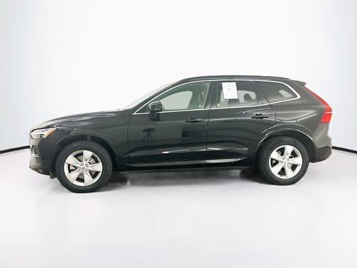 2022 Volvo XC60 B5 Momentum
