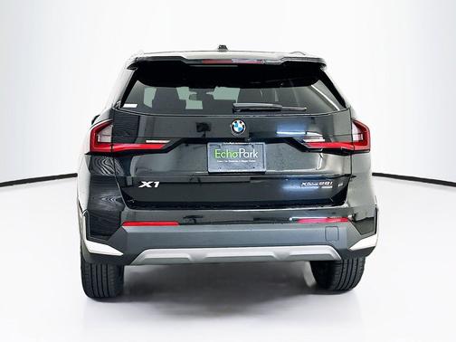 Alpine White 2023 BMW X1 xDrive28i