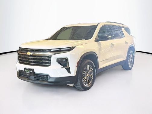 Summit White 2025 Chevrolet Traverse LT
