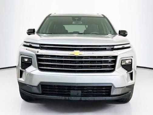 Sterling Gray Metallic 2025 Chevrolet Traverse LT