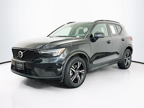 2024 Volvo XC40 B5 Core Bright Theme
