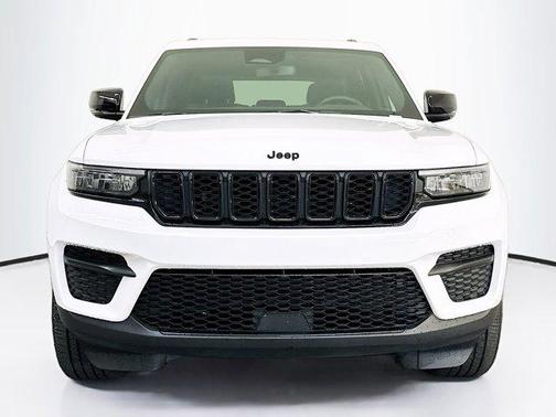 2022 Jeep Grand Cherokee Altitude