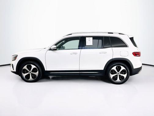 Polar White 2025 Mercedes-Benz GLB 250 4MATIC