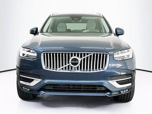 2024 Volvo XC90 B6 Core Bright Theme