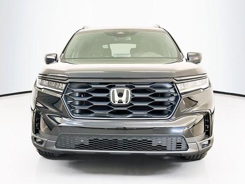 Crystal Black Pearl 2023 Honda Pilot AWD Sport