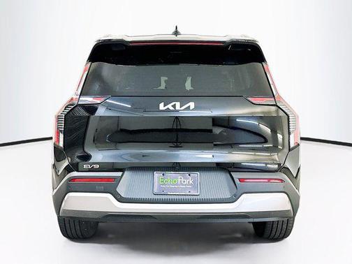 2024 Kia EV9 Wind